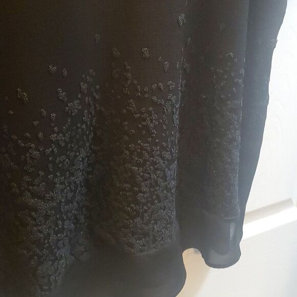 Elegant Simply Vera Verawang top women’s size pl petite Large black embellished - Picture 16 of 16